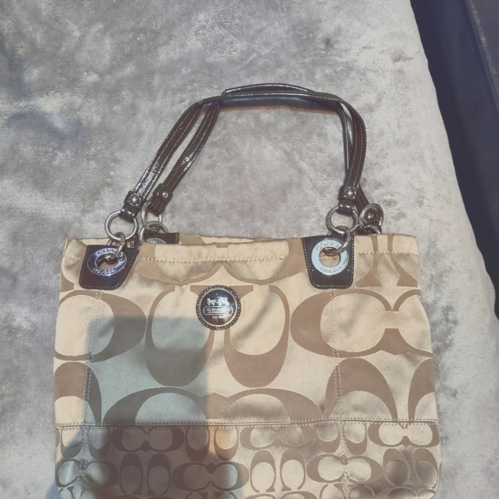 COACH SHOULDER BAG